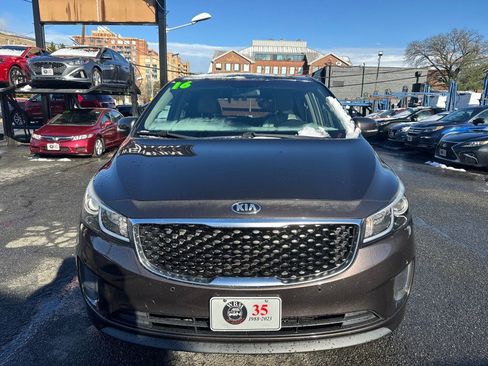 Used 2016 Kia Sedona LX w/ LX Essentials Premium Package image 8