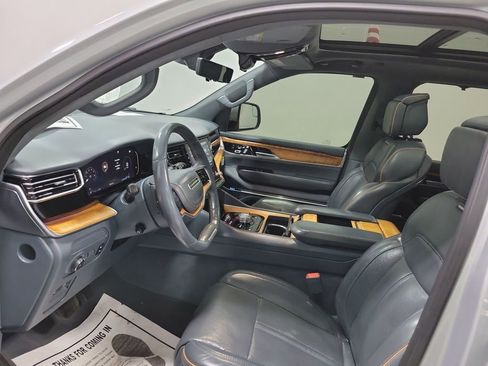 Used 2022 Jeep Grand Wagoneer Series II w/ Convenience Group III image 5