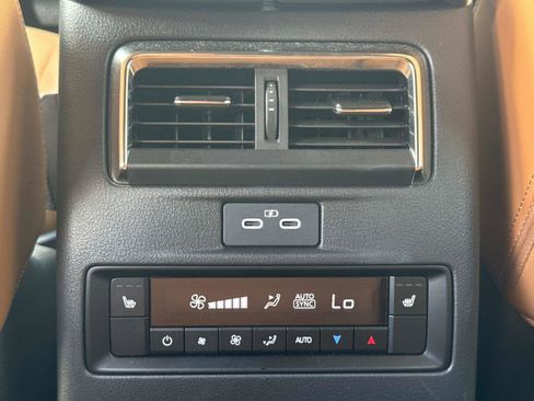 Certified 2025 MAZDA CX-70 3.3 Turbo S w/ Premium Plus image 17