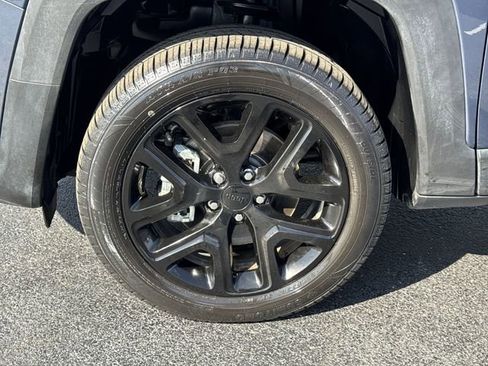 Used 2023 Jeep Renegade Altitude AWD/4WD image 17