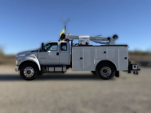 New 2026 Ford F750 2WD SuperCab Super Duty image 8