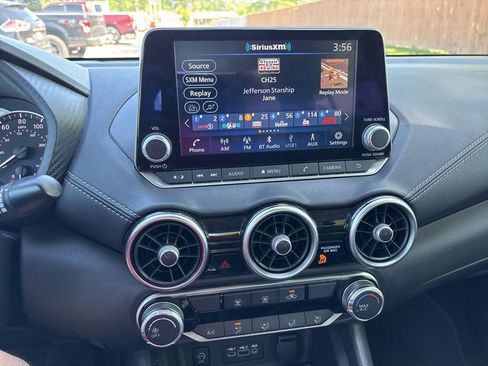 Used 2024 Nissan Sentra SV FWD image 17