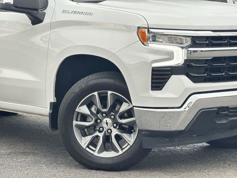 Used 2025 Chevrolet Silverado 1500 LT image 13
