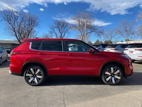 New 2026 Mitsubishi Outlander SE image 6