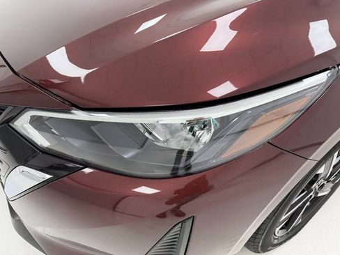 Used 2024 Nissan Sentra SV image 6