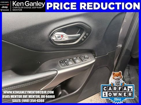 Used 2022 Jeep Cherokee Limited image 11