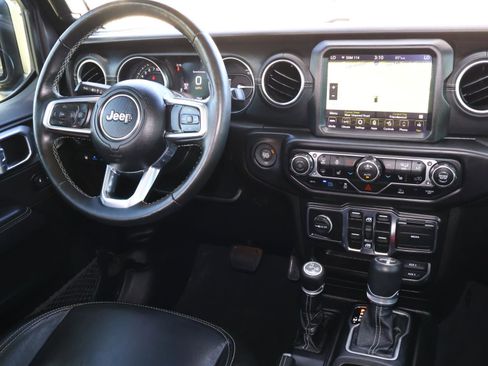 Used 2022 Jeep Wrangler Unlimited Sahara w/ Cold Weather Group image 10