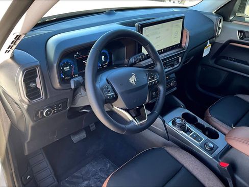 New 2025 Ford Bronco Sport Outer Banks image 8