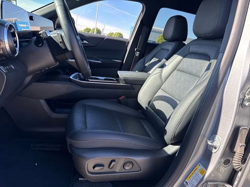 Used 2025 Chevrolet Equinox LT w/ Convenience Package II image 16