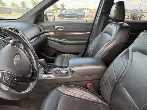 Used 2019 Ford Explorer Platinum image 21
