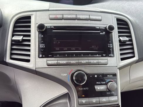 Used 2012 Toyota Venza LE w/ LE Convenience Pkg image 19