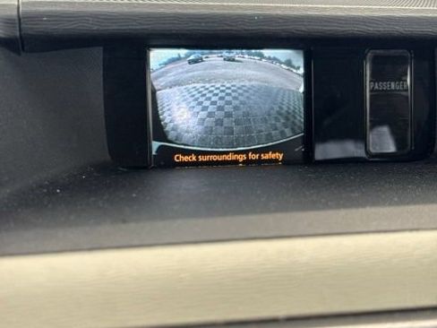 Used 2014 Toyota Sienna LE FWD image 3
