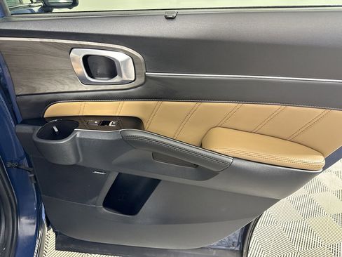 Used 2024 Kia Sorento SX Prestige w/ Olive Brown Leather Package image 27