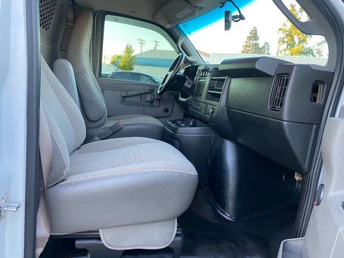 Used 2019 Chevrolet Express 2500 w/ Driver Convenience Package image 10