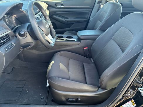 Used 2025 Nissan Altima 2.5 SV image 22