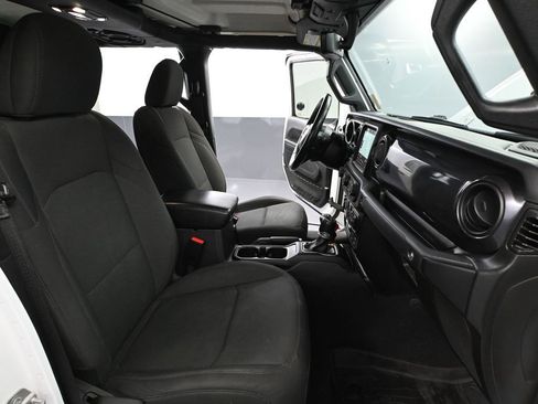 Used 2022 Jeep Gladiator Sport image 48