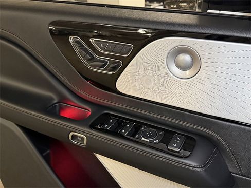 New 2026 Lincoln Aviator Black Label w/ Black Label Special Edition image 38