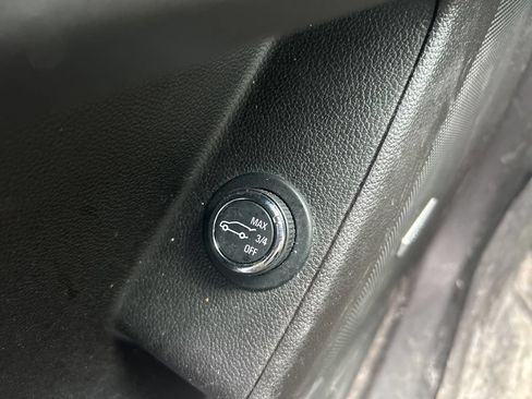 Used 2018 Chevrolet Traverse LT w/ LPO, Floor Liner Package AWD/4WD image 11