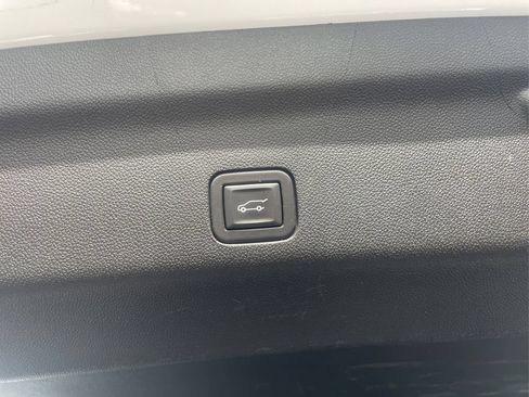 Used 2023 Chevrolet Tahoe Z71 w/ Luxury Package AWD/4WD image 50