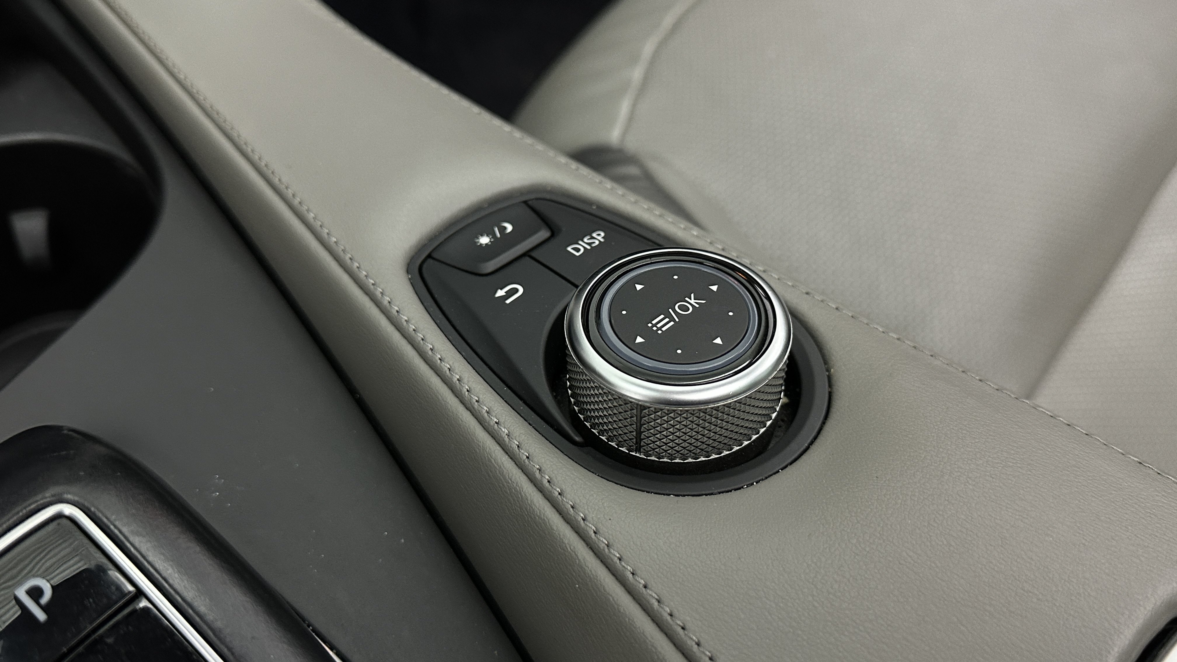 Used 2023 INFINITI QX50 Luxe FWD image 19