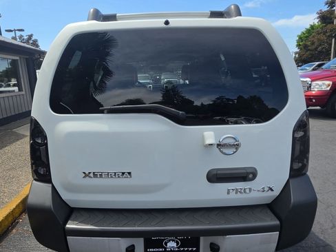 Used 2014 Nissan Xterra PRO-4X w/ Pro-4x Leather Package AWD/4WD image 9