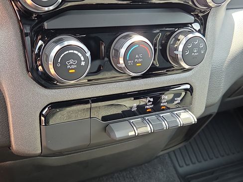 Used 2026 RAM 1500 Tradesman AWD/4WD image 18