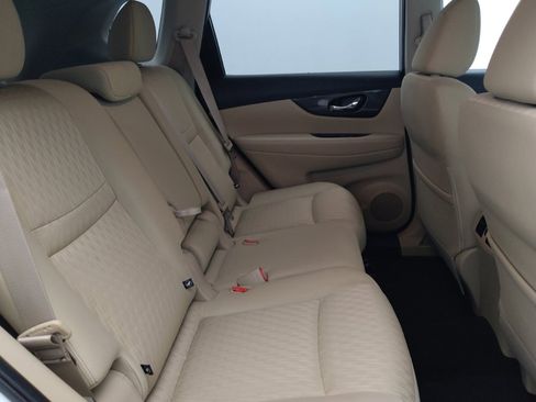 Used 2017 Nissan Rogue SV FWD image 19