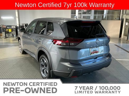 Used 2025 Nissan Rogue SV FWD image 21