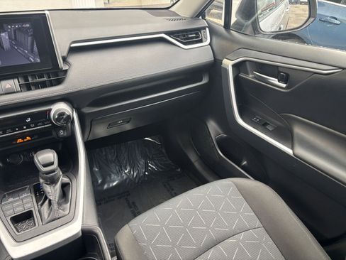Used 2025 Toyota RAV4 XLE image 33
