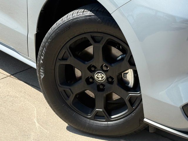 Used 2026 Toyota Sienna XLE Woodland Edition AWD/4WD image 2