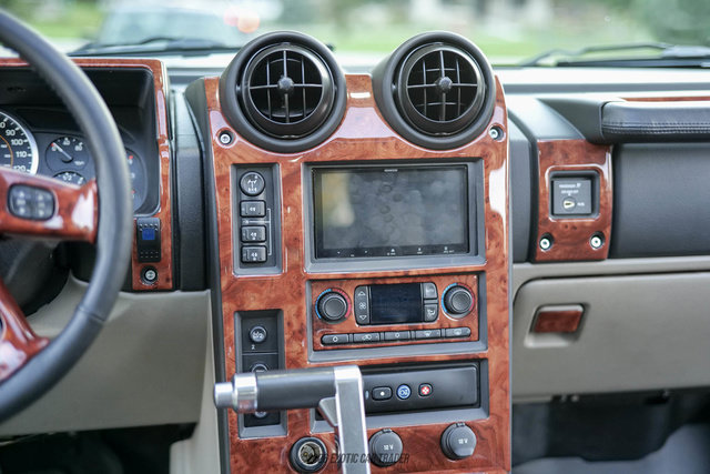 Used 2005 HUMMER H2 w/ Preferred Equipment Group AWD/4WD image 19
