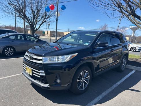 Used 2019 Toyota Highlander XLE w/ Protection Package #3 image 1