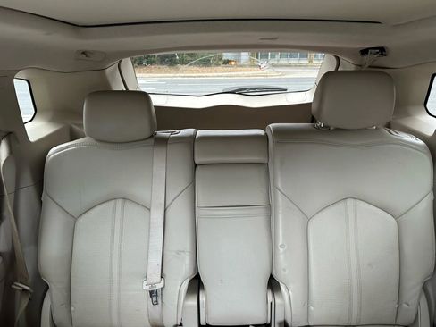 Used 2016 Cadillac SRX Luxury image 24