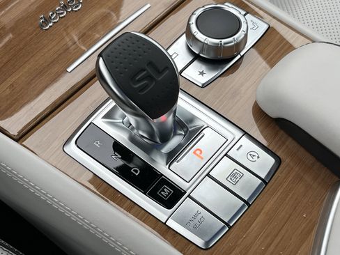 Used 2019 Mercedes-Benz SL 550 image 27