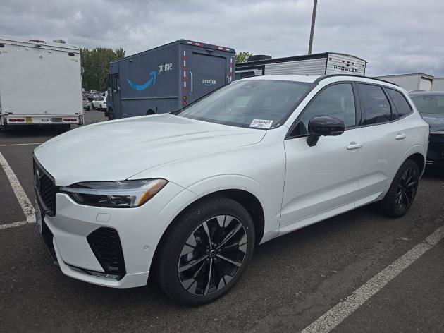 Used 2026 Volvo XC60 B5 Plus AWD/4WD image 3