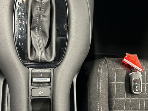 Used 2023 Honda HR-V LX image 34