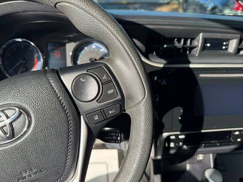 Used 2019 Toyota Corolla LE image 18