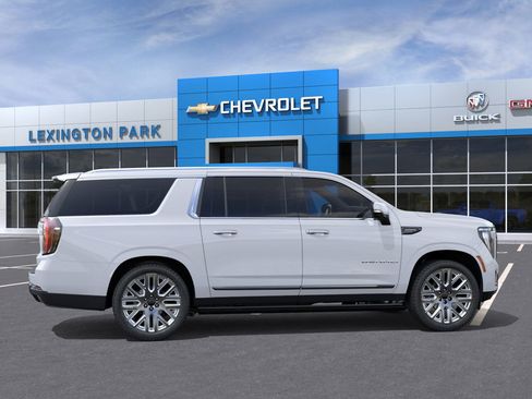 New 2026 GMC Yukon XL Denali Ultimate w/ LPO, Floor Liner Package image 5