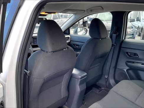 Used 2025 Nissan Kicks S FWD image 12