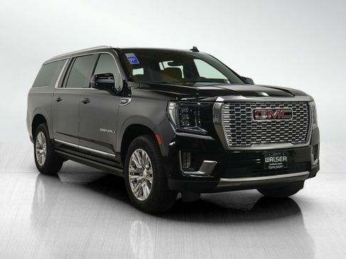 Used 2023 GMC Yukon XL Denali image 7