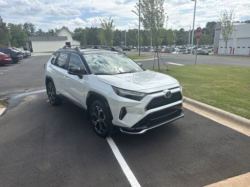 Used 2025 Toyota RAV4 XSE w/ Premium Package AWD/4WD image 2