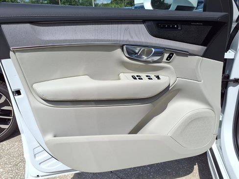New 2026 Volvo XC90 B6 Ultra image 11
