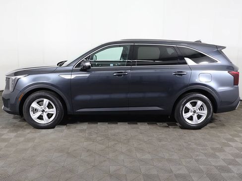 Used 2024 Kia Sorento LX FWD image 16