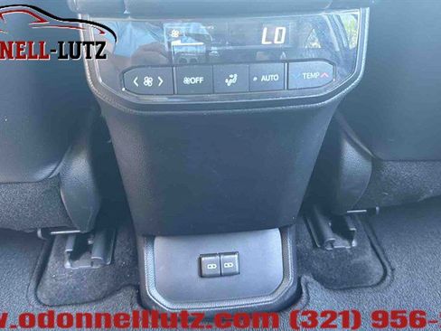 Used 2023 Toyota Highlander XLE FWD image 32