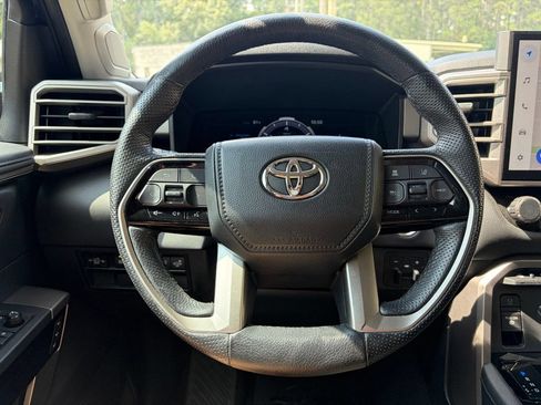 Used 2024 Toyota Tundra Limited AWD/4WD image 38
