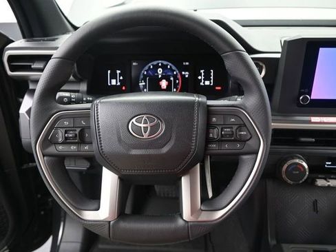 New 2026 Toyota 4Runner SR5 AWD/4WD image 5