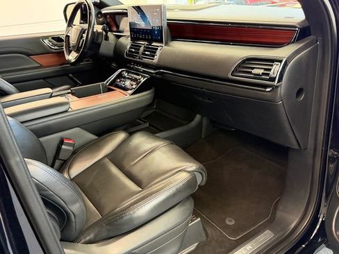 Used 2022 Lincoln Navigator L Reserve RWD image 14