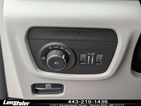 Used 2023 Jeep Grand Cherokee L Summit w/ Advanced Protech Group IV AWD/4WD image 26