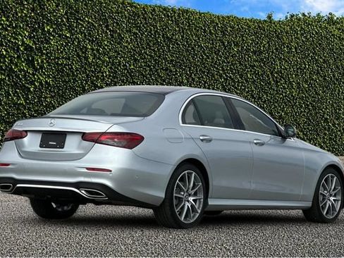 Used 2022 Mercedes-Benz E 350 Sedan image 4