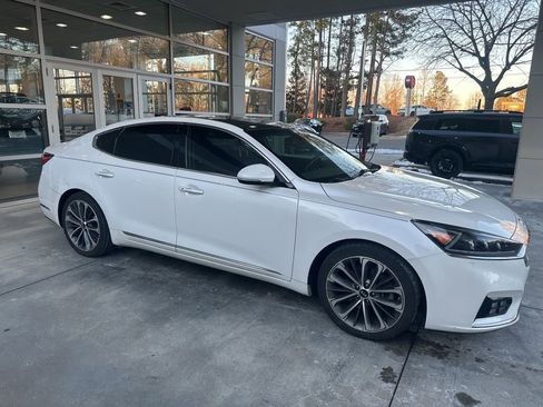 Used 2017 Kia Cadenza Technology image 7